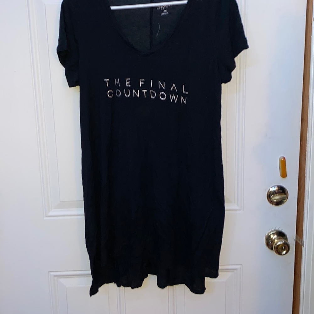 Maternity top “the final countdown”